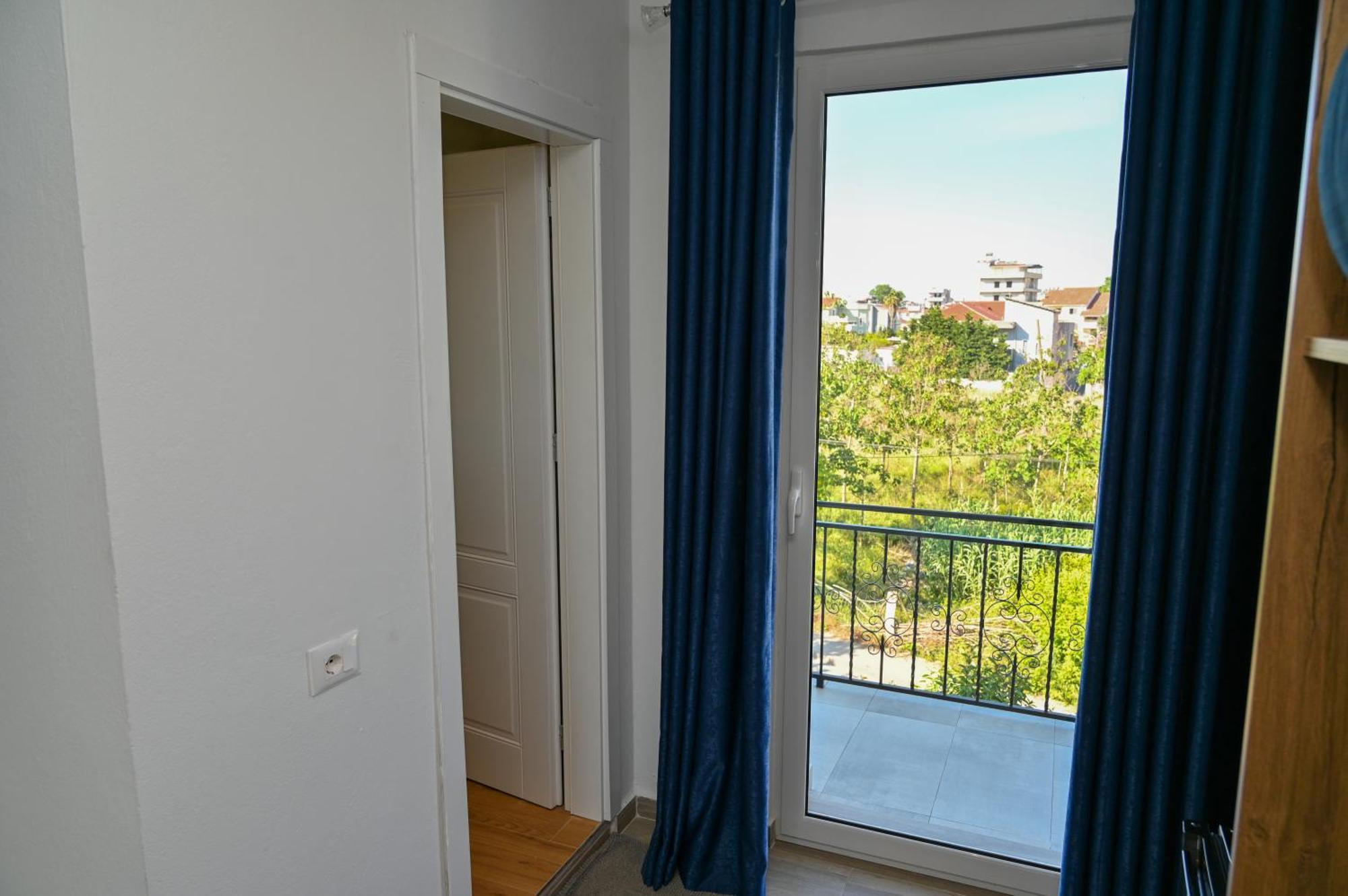 Vila Aaron Durres Exterior photo