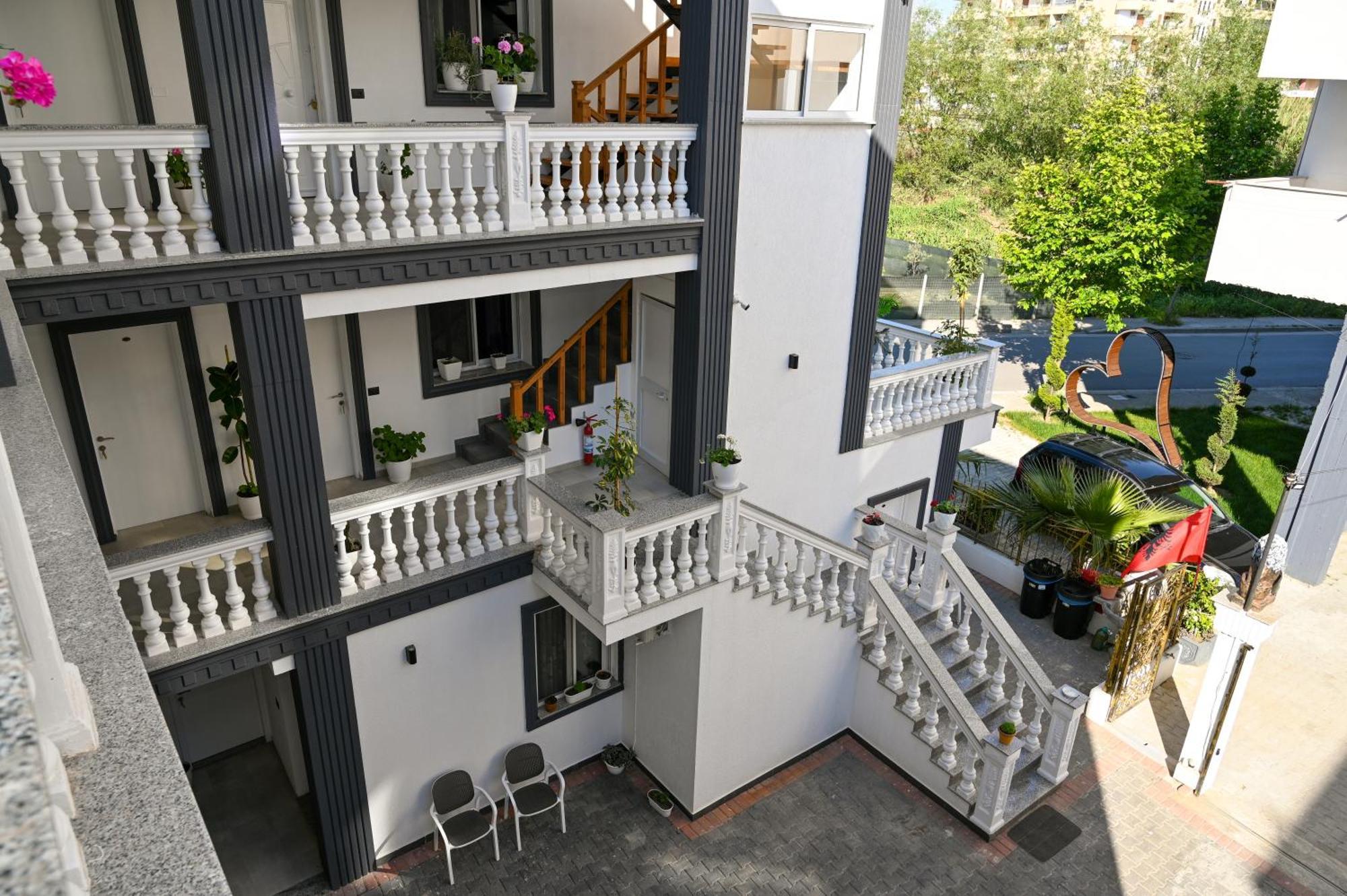 Vila Aaron Durres Exterior photo