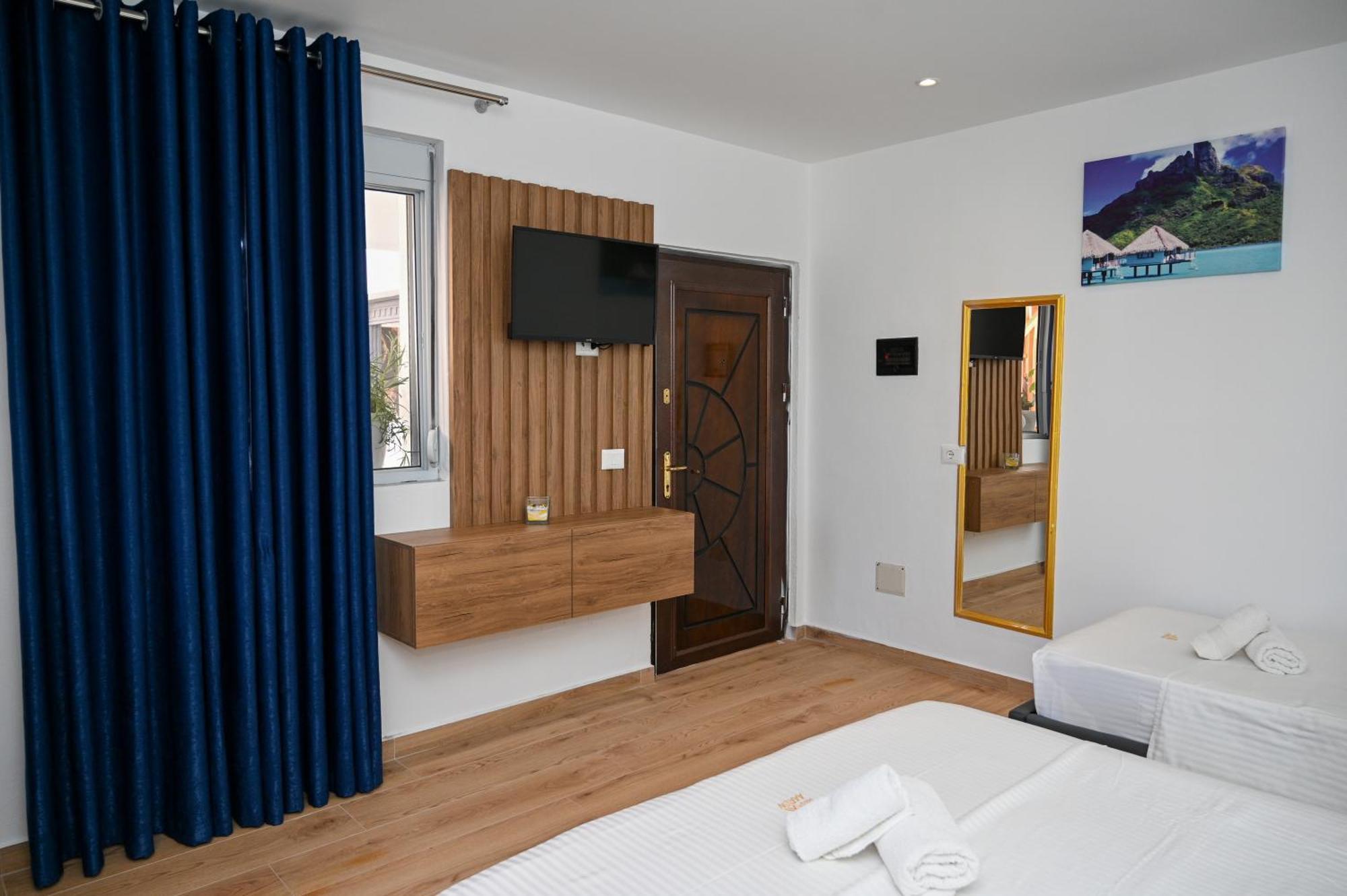 Vila Aaron Durres Exterior photo